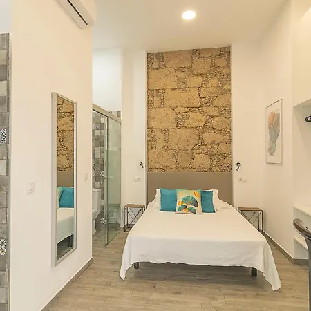 The Cathedral Vegueta Hotel